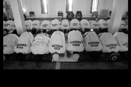 Michigan: Muslim Inmates Filed a Lawsuit against the State over Halal food Dilemma